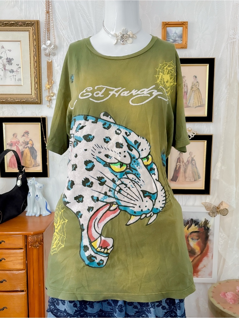 Y2K vintage streetwear grunge flocked snow leopard tattoo cotton tee shirt